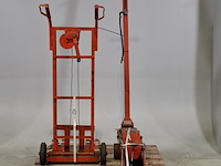 Handmatige stapelaar en garagekrik, o.a overtoom