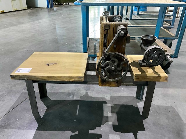 Handmatige wals-/persmachine met vermaler - afbeelding 2 van  7