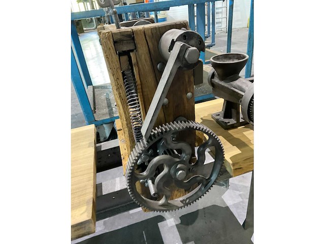 Handmatige wals-/persmachine met vermaler - afbeelding 3 van  7