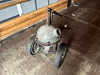 Handmatige waterpomp/ gierpomp - afbeelding 2 van  3