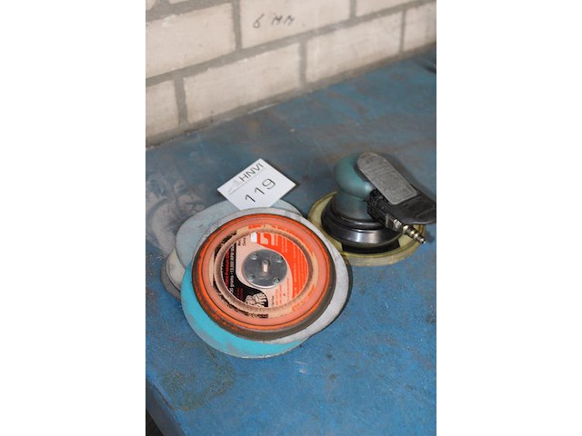 Handschuur- / polijstmachine dynagrade met diverse pads. - afbeelding 2 van  2