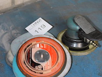 Handschuur- / polijstmachine dynagrade met diverse pads. - afbeelding 2 van  2