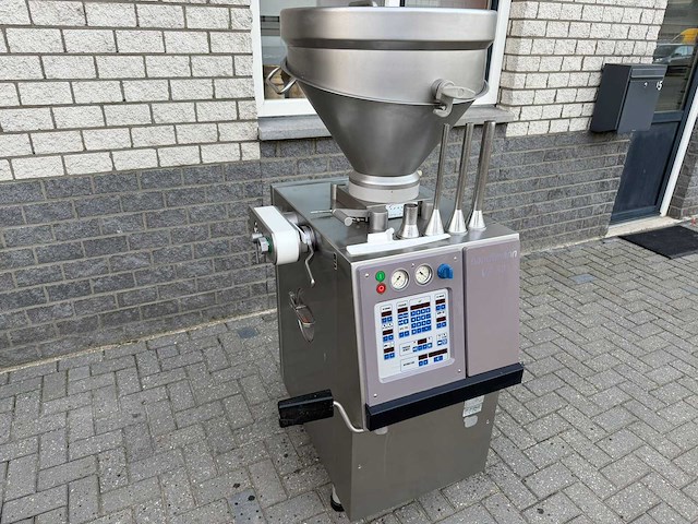 Handtmann - vf 50 + afdraai - vacuümvulmachine - afbeelding 1 van  9