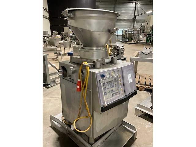 Handtmann vf80 vacuümvulmachine - afbeelding 1 van  2