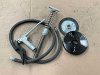 Handvetpomp systeem (2x) - afbeelding 1 van  2