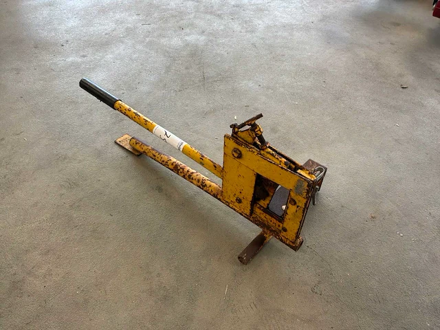 Handvorm steenknipper - afbeelding 2 van  4
