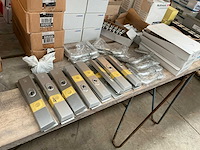 Hang en sluitwerk (8x) - afbeelding 1 van  2