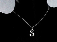 Hanger met echte natuurlijke diamanten in de letter s - afbeelding 2 van  5