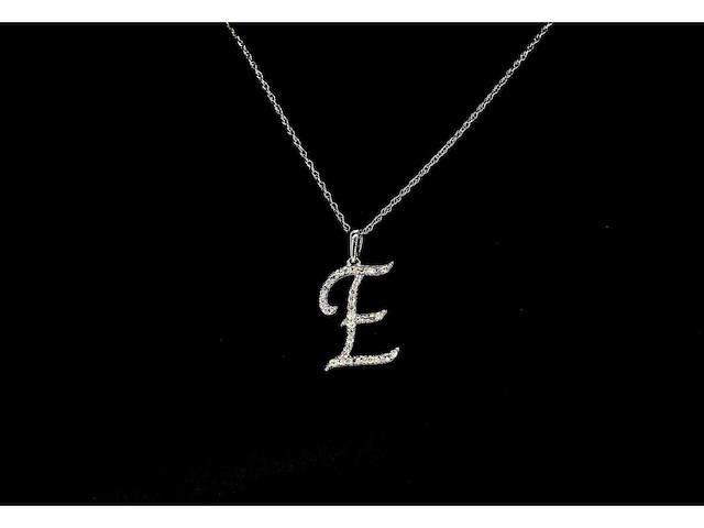Hanger met natuurlijke diamanten in de letter e - afbeelding 1 van  6