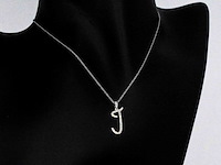Hanger met natuurlijke diamanten in de letter j - afbeelding 3 van  7