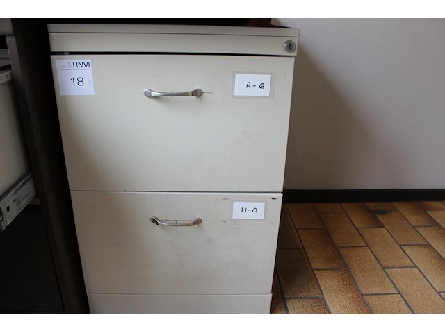 Hangmappenkast met twee lades. afmeting kast 48 x 65 x 74cm. - afbeelding 1 van  2