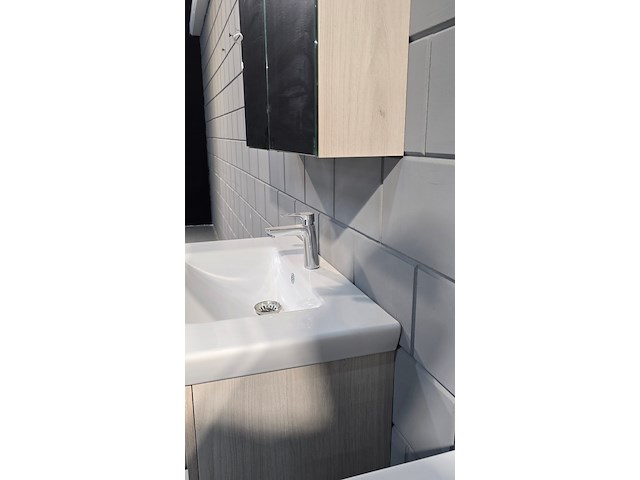 Hangmeubel met spiegelkast met led dansani, wastafelmeubel, hout - afbeelding 11 van  11