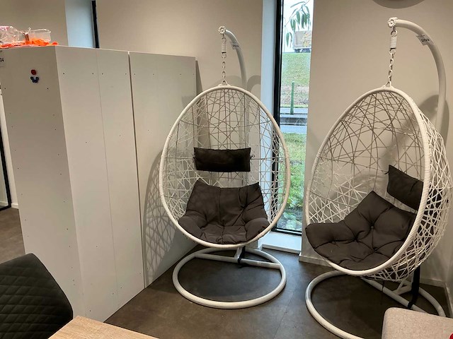 Hangstoel - afbeelding 1 van  4