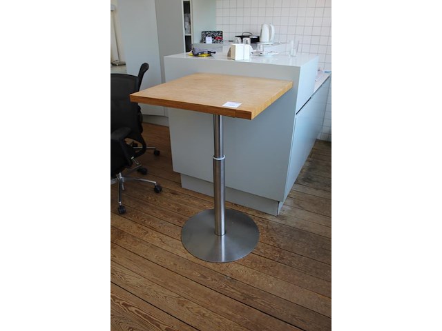 Hangtafel met houten blad. afmeting 70 x 70 x 112 cm. - afbeelding 2 van  3