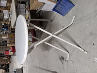 Hangtafel wit onderstetel aantal 1 stuks. - afbeelding 1 van  5