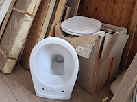 Hangtoilet met toiletbril, villeroy & boch, wit - afbeelding 1 van  9