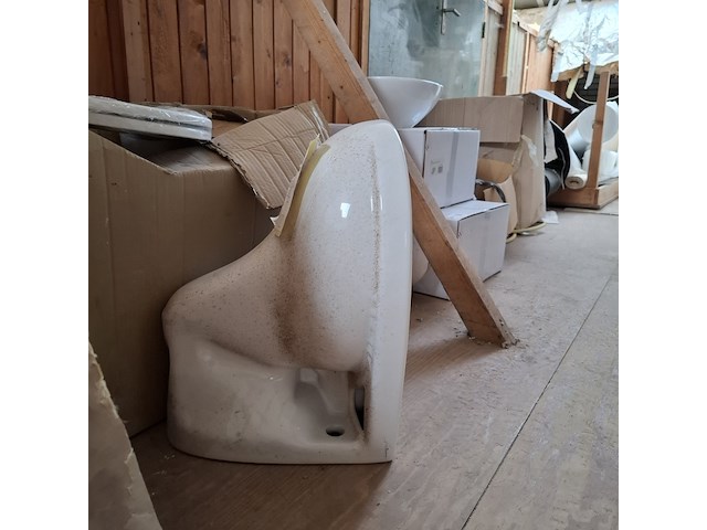 Hangtoilet met toiletbril, villeroy & boch, wit - afbeelding 3 van  9