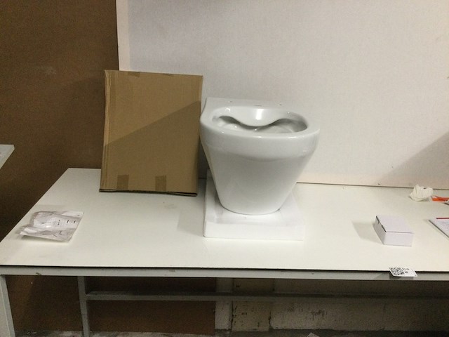Hangtoilet met toiletzitting zonder spoelrand, aloni, tornado, wit - afbeelding 1 van  4