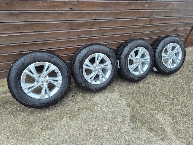 Hankook winter icept evo2 suv, opel grandland x (4x) - afbeelding 1 van  1