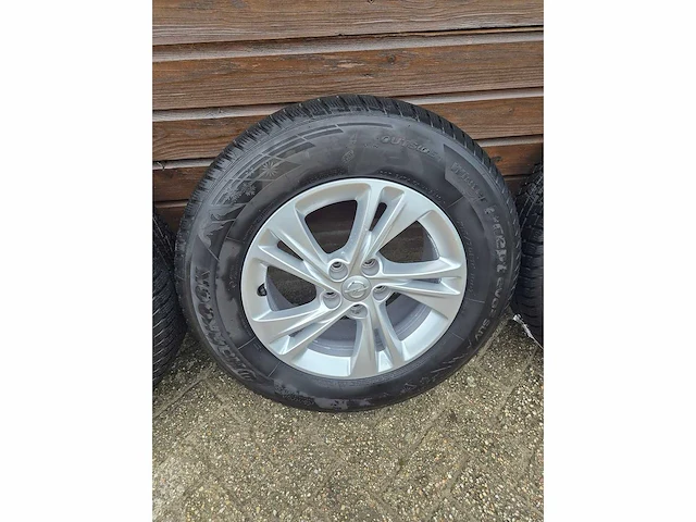 Hankook winter icept evo2 suv, opel grandland x (4x) - afbeelding 1 van  7