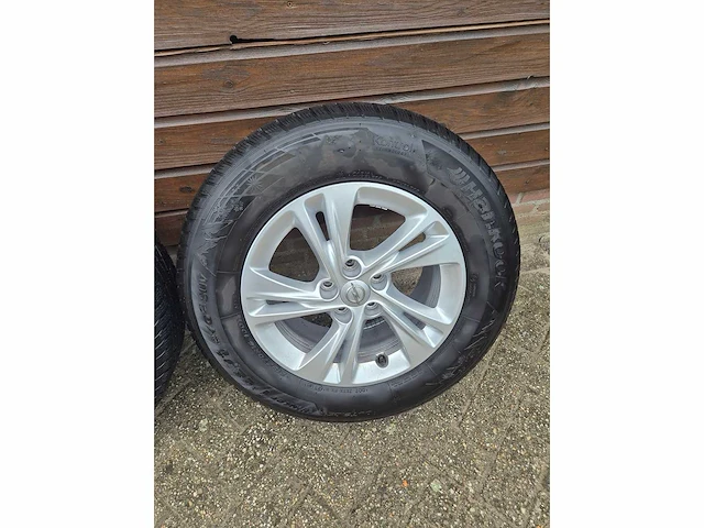 Hankook winter icept evo2 suv, opel grandland x (4x) - afbeelding 2 van  7
