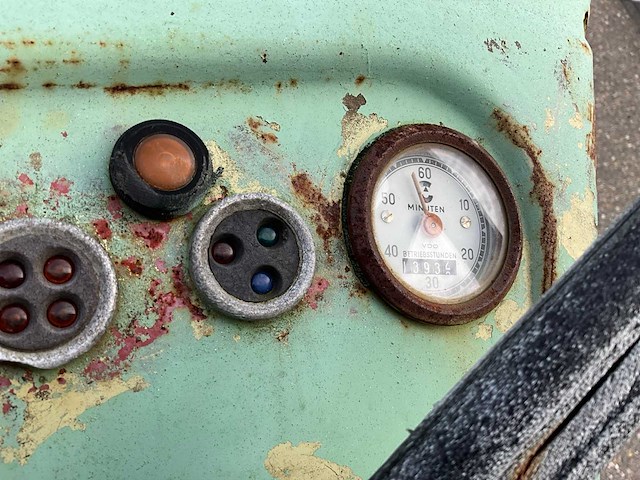 Hanomag granit 500e oldtimer tractor - afbeelding 11 van  20