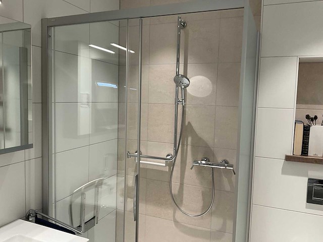 Hansgrohe douche thermostaatkraan met handdouche en douchestoel - afbeelding 1 van  8