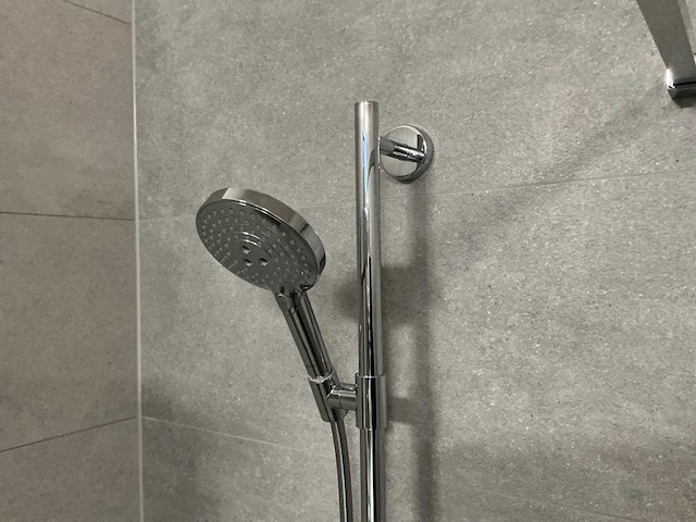 Hansgröhe ecostat doucheset met beugel en extra douche houder - afbeelding 3 van  4
