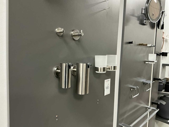 Hansgröhe / tiger douche en toilet garnituur - afbeelding 3 van  9