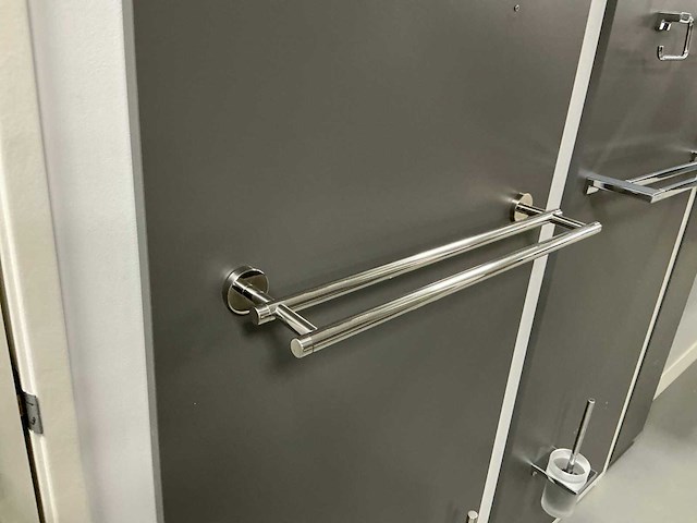 Hansgröhe / tiger douche en toilet garnituur - afbeelding 8 van  9