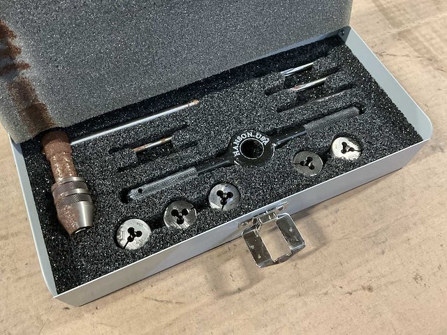 Hanson screw threading set - afbeelding 3 van  4