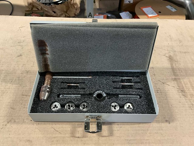 Hanson screw threading set - afbeelding 1 van  4