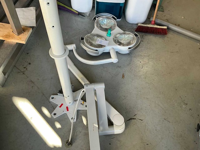 Hanualux 2003 operatielamp (3x) - afbeelding 3 van  6