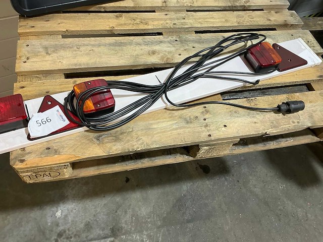 Hapert aanhangwagenverlichting - afbeelding 1 van  4