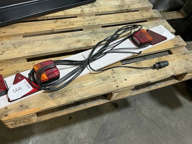 Hapert aanhangwagenverlichting - afbeelding 2 van  4