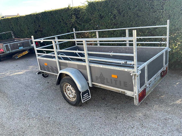 Hapert bakgwagen - afbeelding 1 van  2