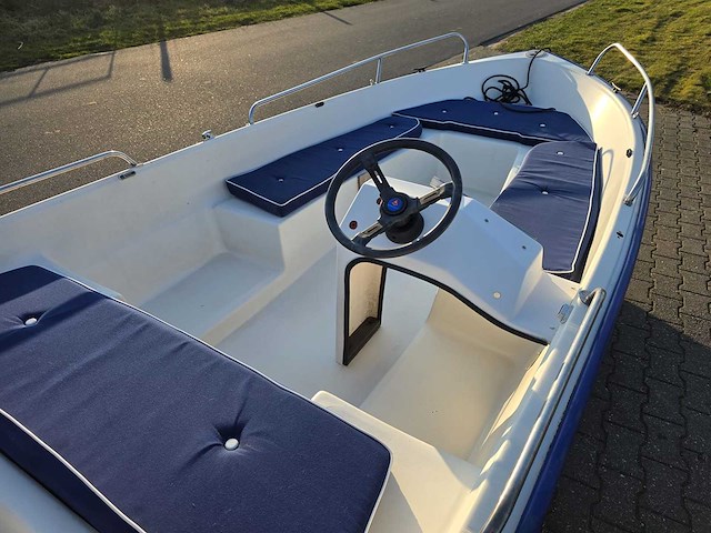 Happy 435 - consoleboot en visboot incl. honda 5 pk 4 takt buitenboordmotor - afbeelding 1 van  4