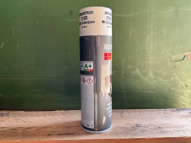 Hard hat - rust-oleum 2193 zijdeglans wit ral 9010 - spuitbus verf (3x) - afbeelding 5 van  7