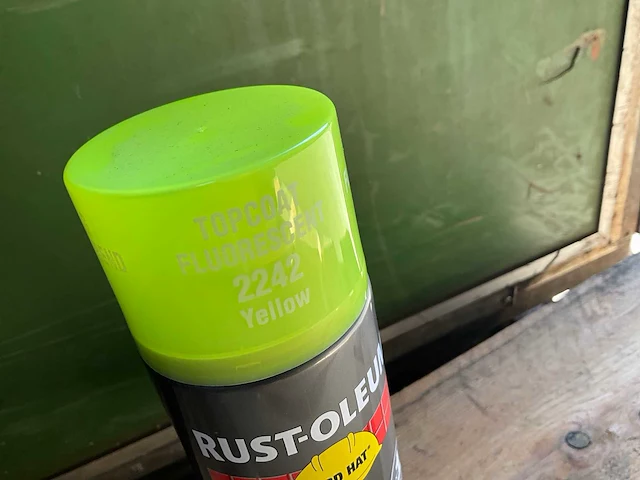 Hard hat - rust-oleum 2242 fluorescerend geel - spuitbus verf (5x) - afbeelding 6 van  8