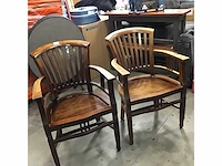 Hard houten stoel (2x)