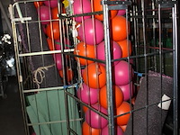 Hard plastc bollen op standaard 3 stuks - afbeelding 2 van  9