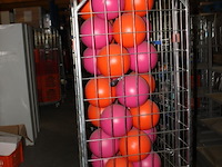 Hard plastc bollen op standaard - afbeelding 7 van  7
