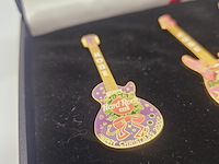 Hard rock café kobe broche set - christmas special - afbeelding 3 van  9