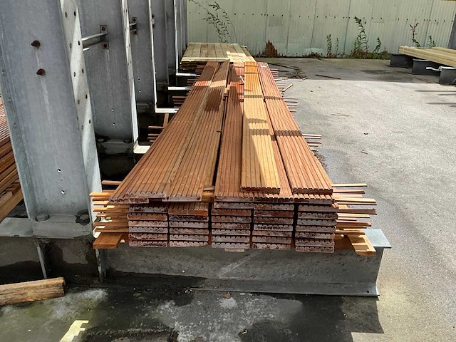 Hardhout bankirai vlonderplank 3950x145x20 mm (41x) - afbeelding 1 van  3