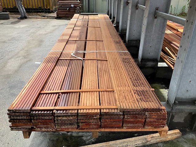 Hardhout bankirai vlonderplank 4600x140x20 mm (45x) - afbeelding 1 van  4