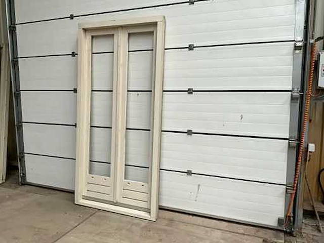 Hardhout kozijn met openslaande deuren (3x) - afbeelding 2 van  4