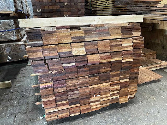 Hardhout tegelhout 550-1050x97x17mm (410x) - afbeelding 3 van  3