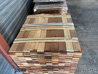 Hardhout tegelhout 550-1050x97x17mm (800x) - afbeelding 1 van  3