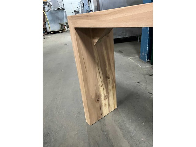Hardhouten bijzettafel - afbeelding 1 van  1
