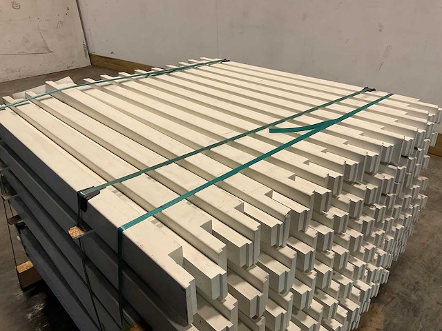 Hardhouten bovendorpel voor opdekdeuren 1030x70x65 mm (109x) - afbeelding 3 van  6
